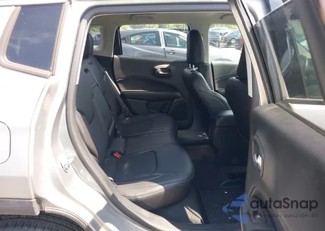 2018 Jeep Compass Latitude 4X4 from USA, damaged, VIN 3C4NJDBB3JT154540